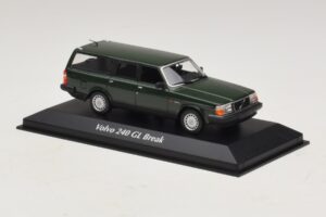 Volvo 240 GL Kombi Tmavo Zelená Maxichamps 1:43 940171411 Kov – obrázok 3 z 5