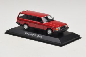 Volvo 240 GL Kombi Červený Maxichamps 1:43 940171410 Diecast – obrázok 3 z 5
