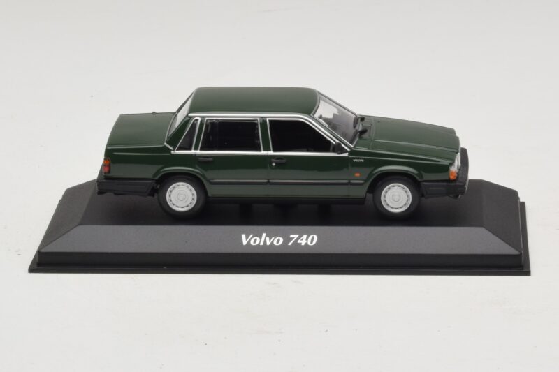 Volvo 740 Tmavozelený Maxichamps 1:43 940171700 Kov