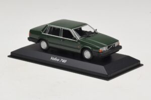 Volvo 740 Tmavozelený Maxichamps 1:43 940171700 Kov – obrázok 3 z 5